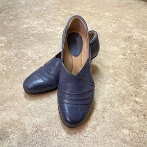 Women's Earth Daytripper Blue Leather Slip On Pump Heel Shoes Size 7 B